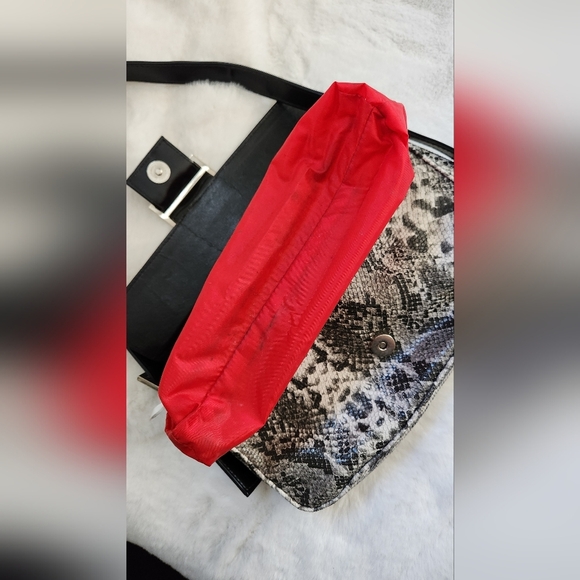 Jeanne Lottie Faux Snakeskin Fendi Inspired Handbag - Picture 10 of 13